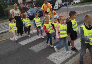 Powiększ obraz: Bezpieczna droga do przedszkola 
