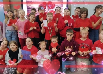 Powiększ obraz: Klasa 3c świętowała Walentynki tradycyjnie i kreatywnie. Oprócz tradycyjnego obdarowywania się liścikami.