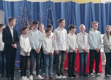 Powiększ obraz: Nasi chłopcy w gronie najlepszych sportowców szkolnych. Gratulacje dla Bartka, Olka, Oskara i Alexa!